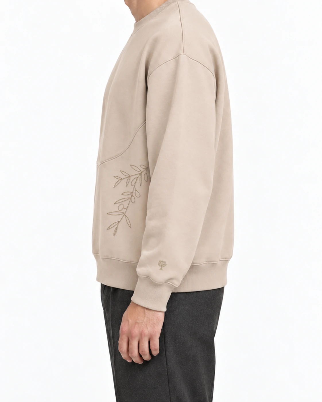 Olives Sweater 1, beige, side on-model view
